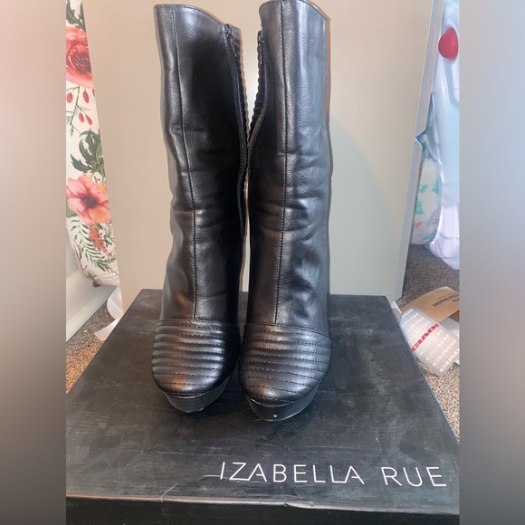 Black boots - Picture 4 of 7